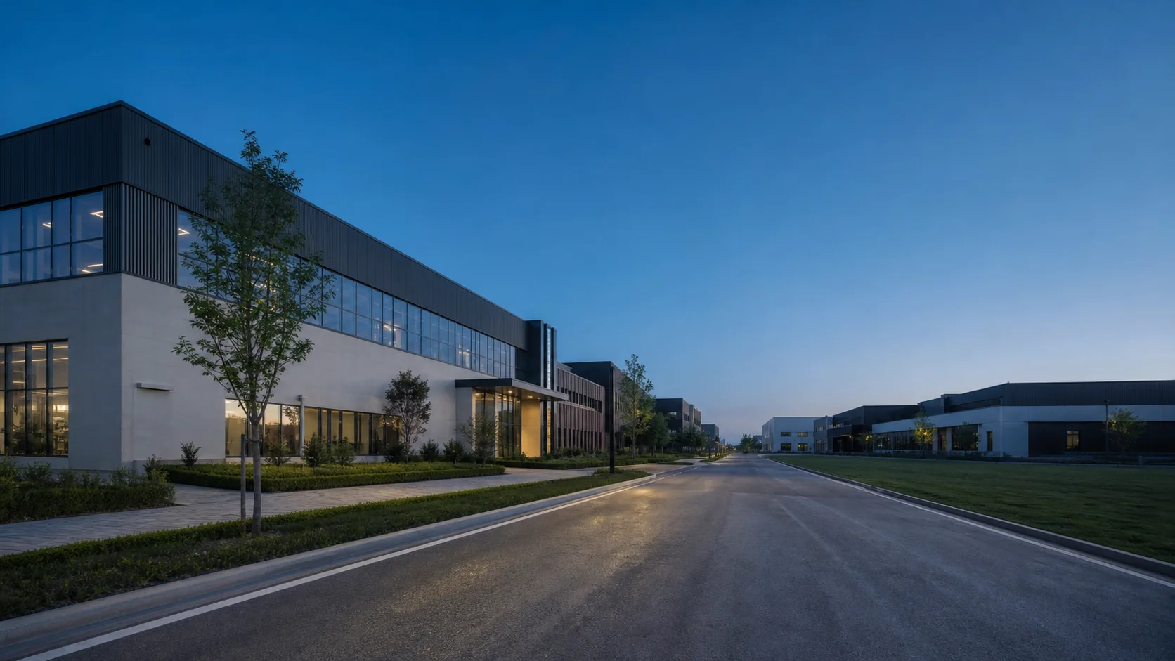 Voie de parc industriel au crépuscule — visualisation d’application.